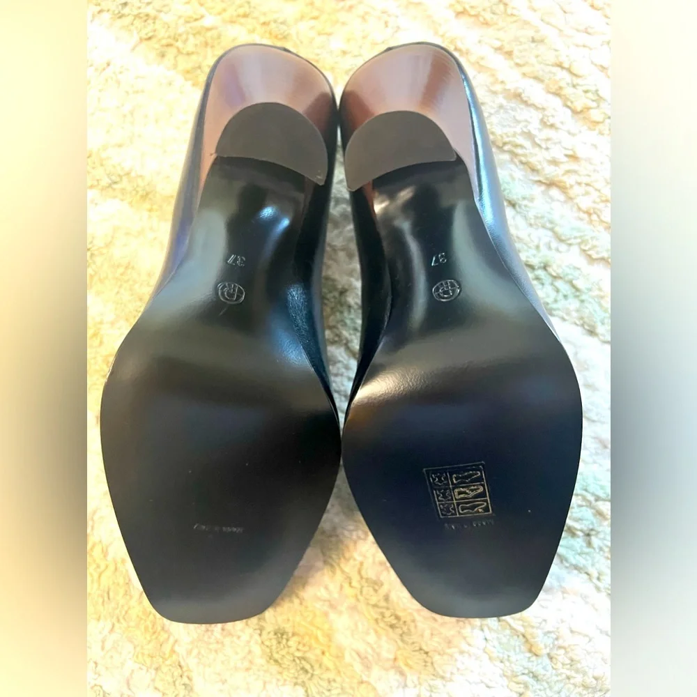 New THE ROW Leather Pumps - Picture 9 of 12
